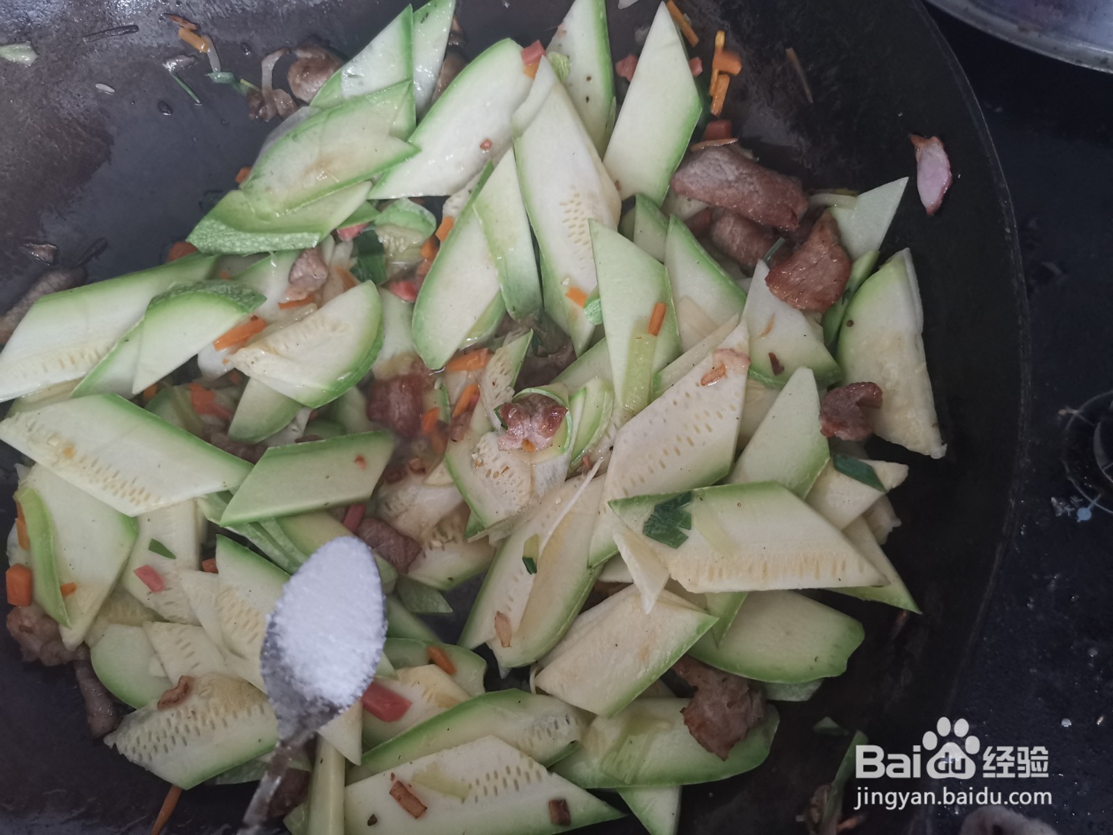 火腿丁炒西葫芦