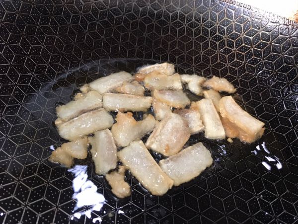 芹菜香干小炒肉