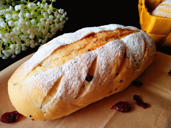 蔓越莓黑芝麻酸奶软欧