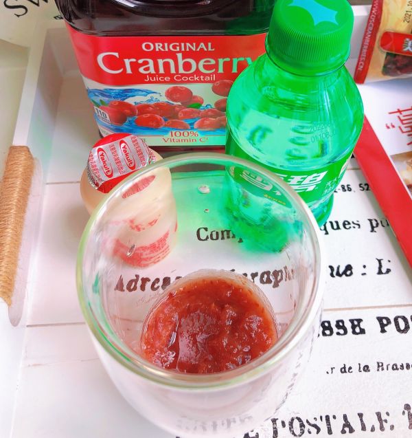 蔓越莓气泡养乐多