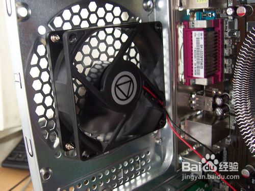 电脑游戏时机器发出噪音怎么办？