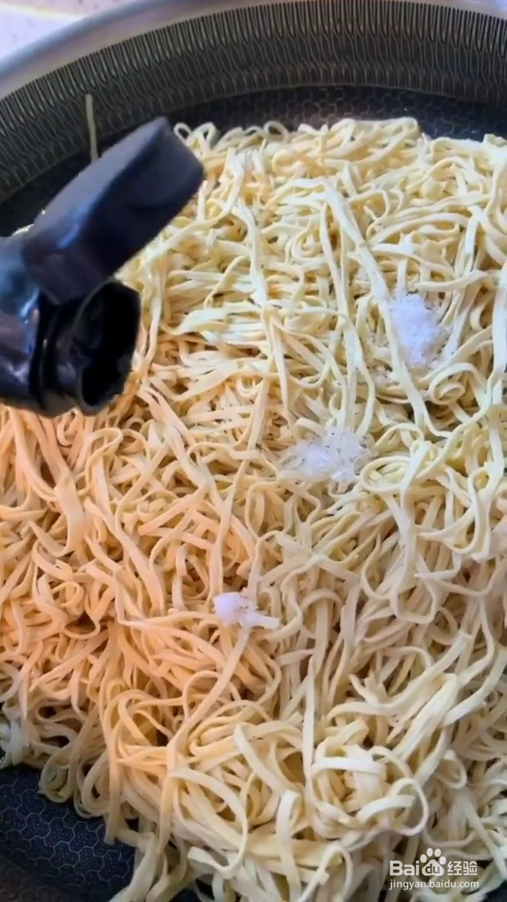 如何制作超级下饭的葱香干豆腐丝