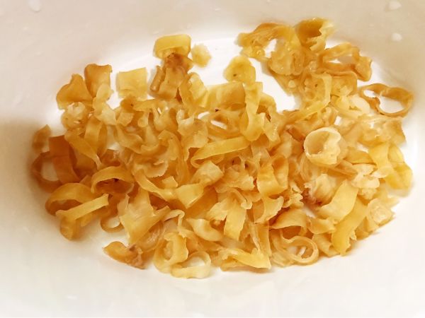 红枣枸杞花胶奶冻