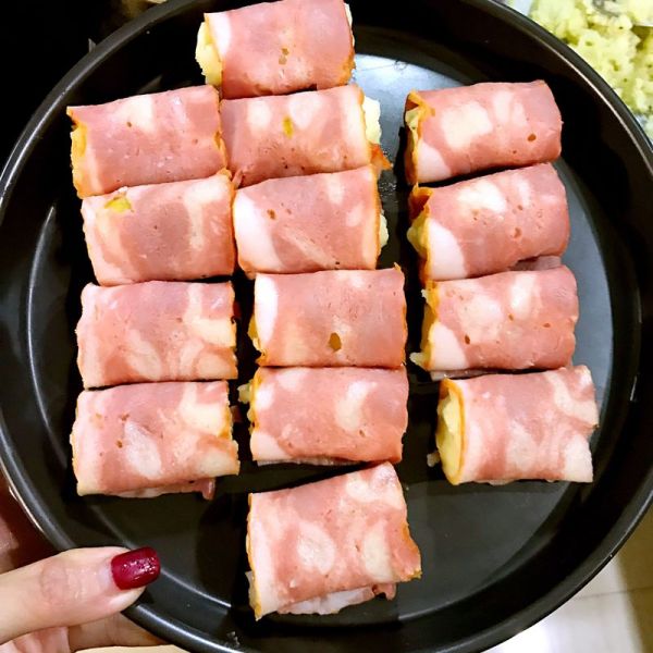 培根烤土豆泥卷