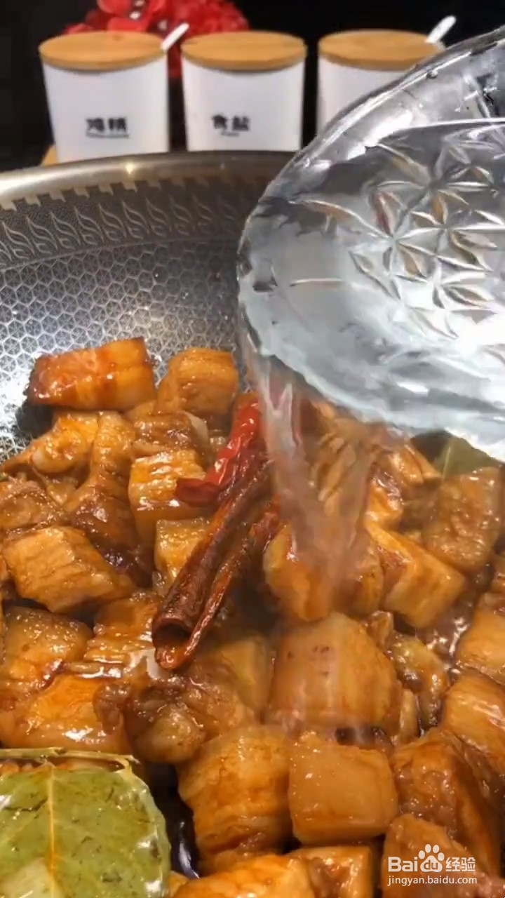 超级无敌好吃下饭的土豆焖红烧肉怎样做