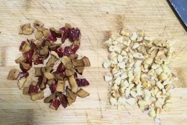 红枣核桃糯米糕