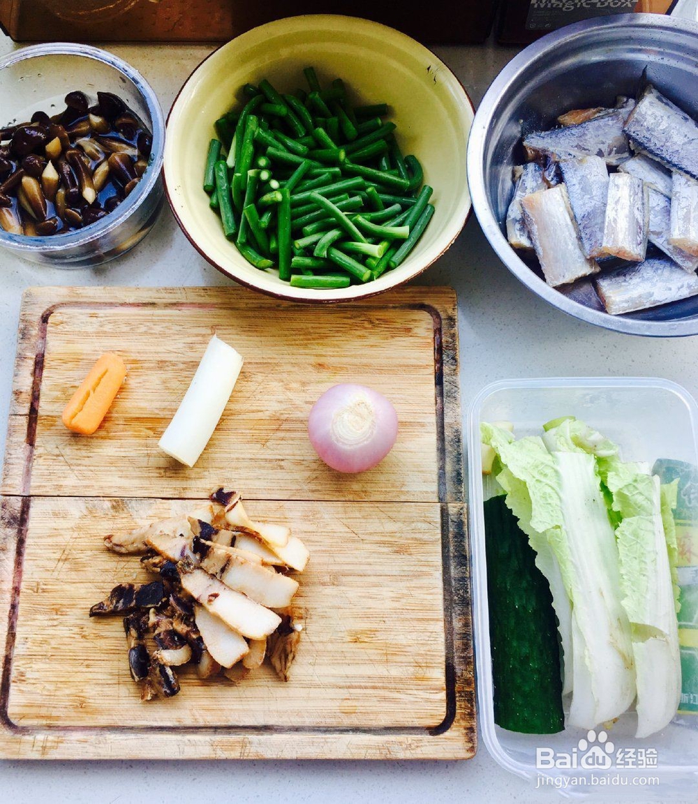 腊肉鸡枞炒蒜薹的做法