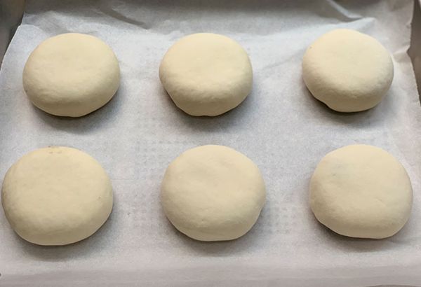 日式蜜豆芝麻包