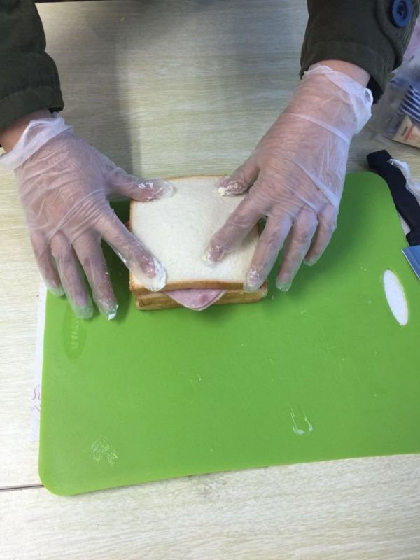 鸡蛋火腿三明治