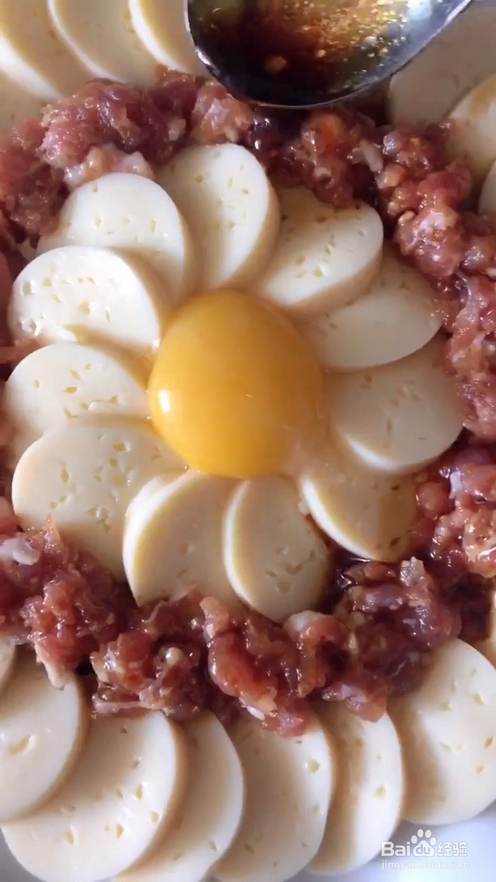 在家怎样做简单又好吃的鸡蛋豆腐美食