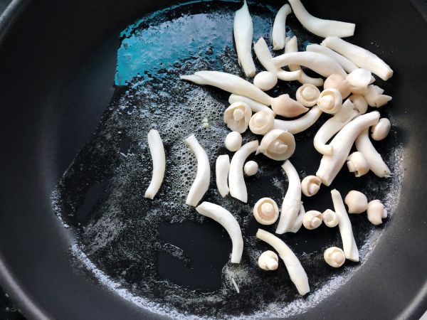 芦笋白玉菇肥牛卷