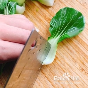 食补养生奶白鲜虾青菜汤