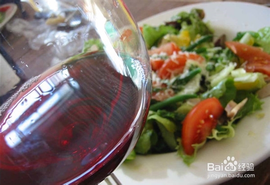 中国酒文化遇到西方葡萄酒产生的效应