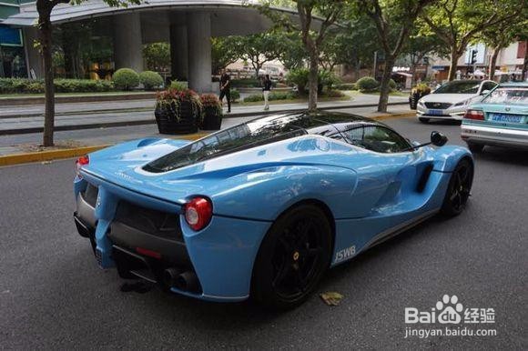 上海首辆婴儿蓝法拉利拉法，后视镜成为一大亮点