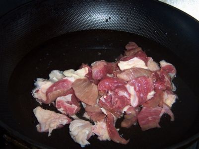 红萝卜和西红柿牛肉能一起吃吗