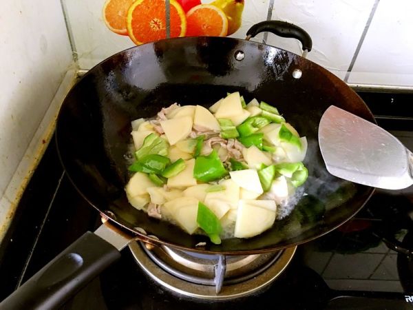 尖椒肉丝土豆片