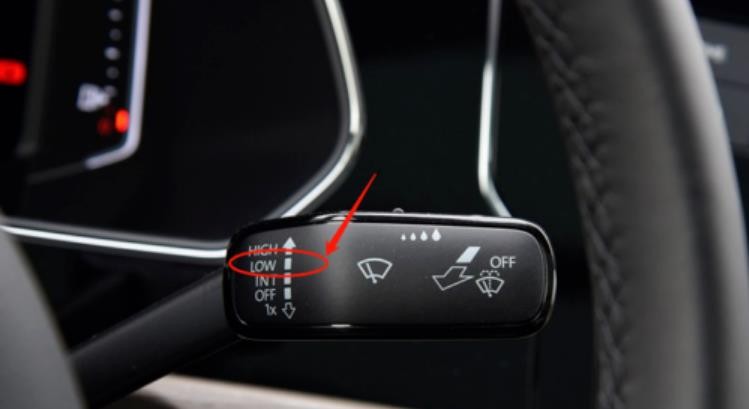 如何使用polo雨刮器