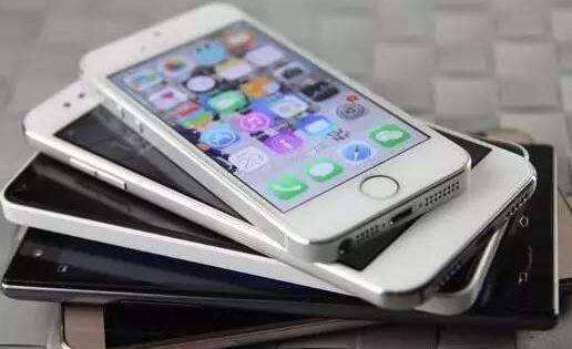 行李箱里放了3个旧手机飞机能否托运