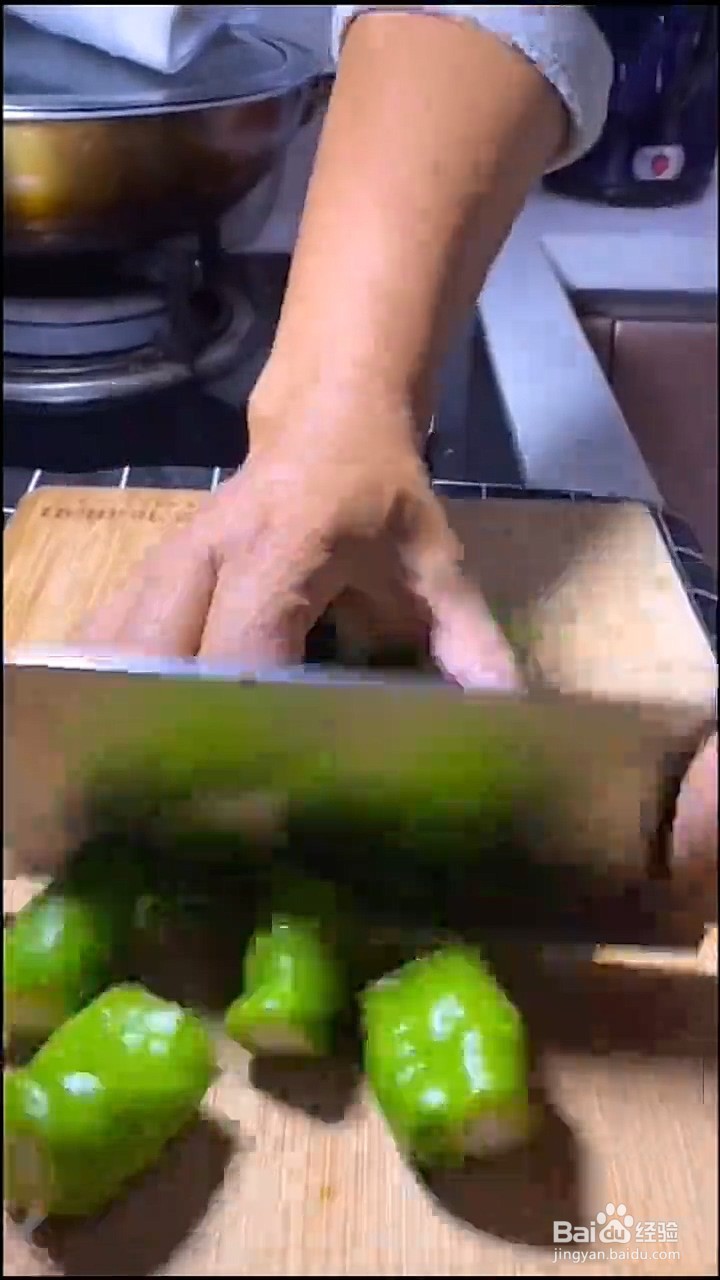 如何制作尖椒酿金针菇