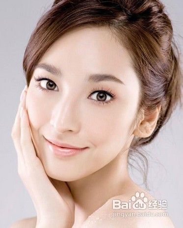 让肌肤时刻保持水分需注意哪些