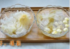 白莲茶树菇乳鸽汤