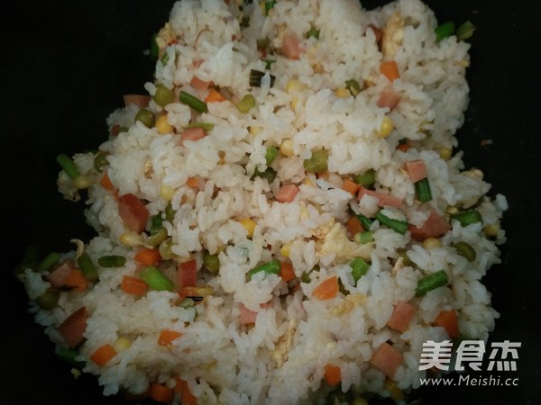 杂蔬火腿香菇饭