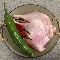 制作香辣啤酒烧鸭