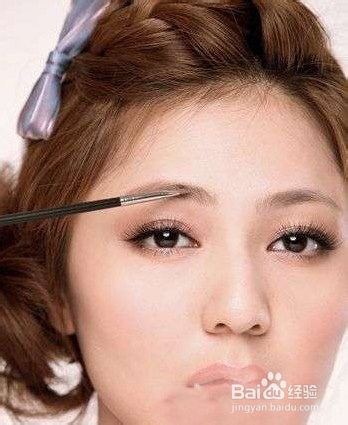 如何化妆眉形