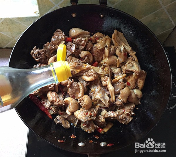 如何做出好吃的砂锅鸭肉煲