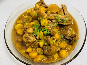 板栗烧鸡的做法