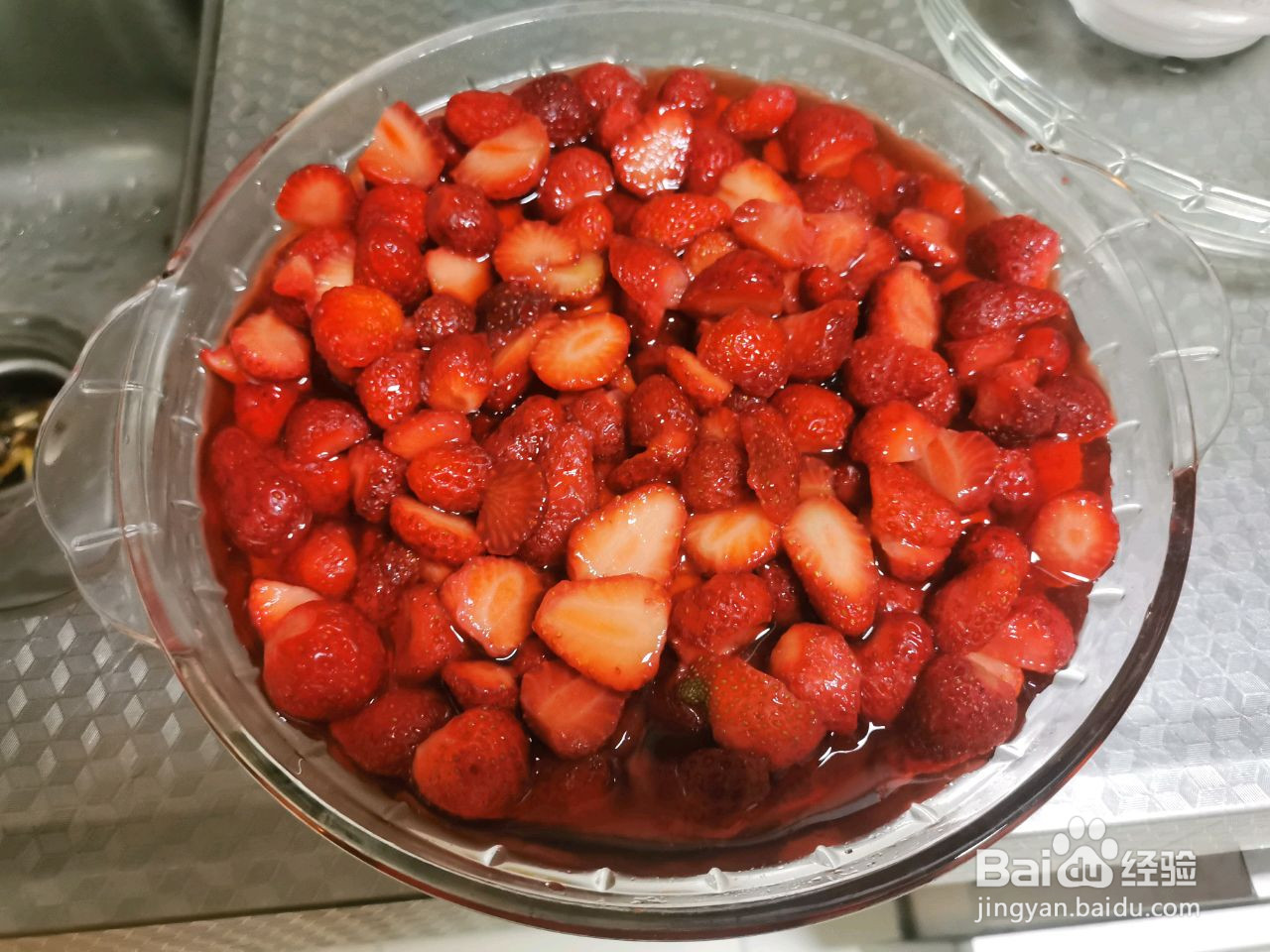 酸甜可口的草莓酱的做法