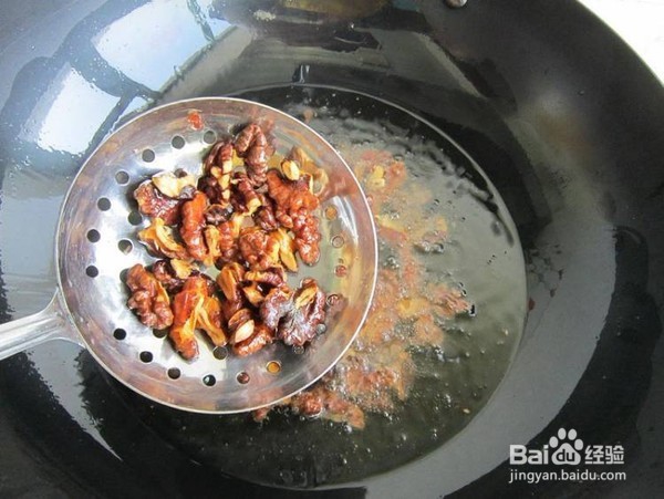 糖霜核桃的做法