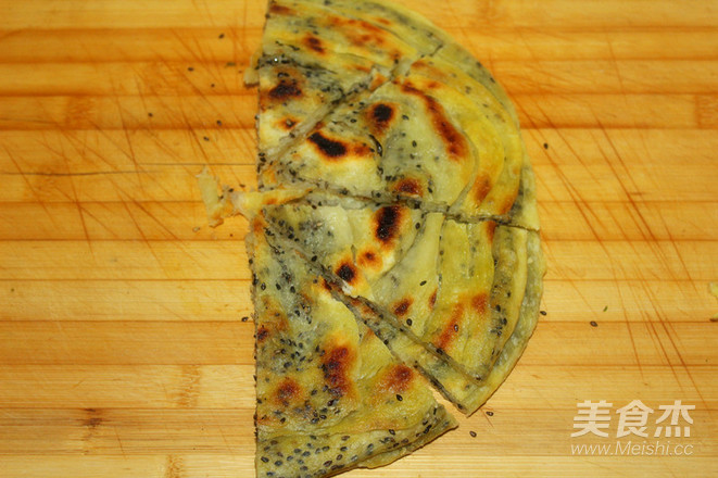 补血补钙的家庭必备主食——黑芝麻盐儿饼