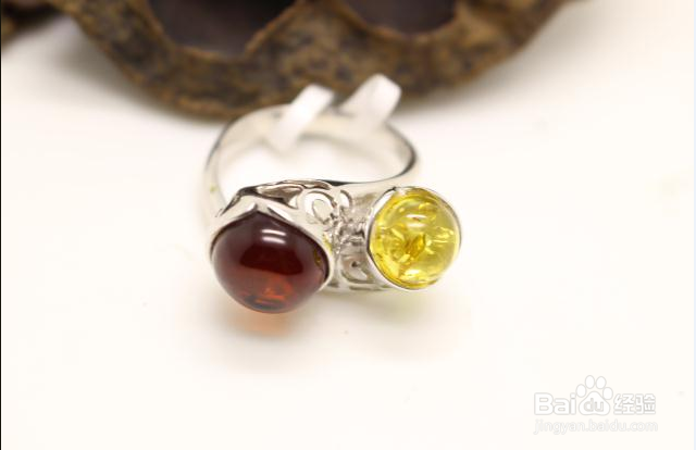 英雄不问出处，但是琥珀蜜蜡一定要问产地！