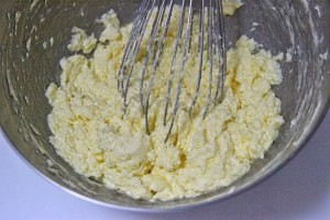 怎么做草莓酒麦片杯子蛋糕