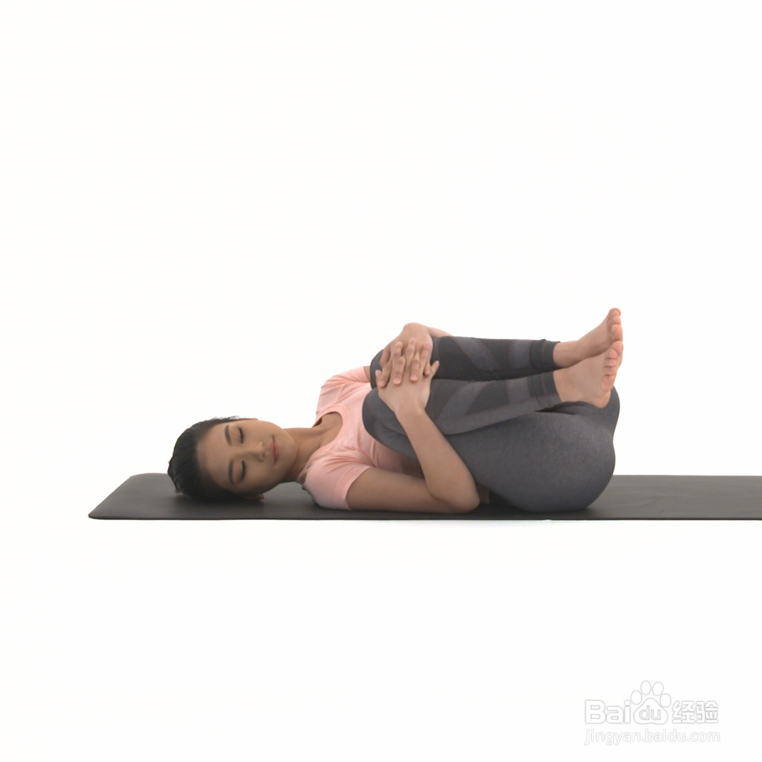 锁腿式背部晃动放松_舒缓瑜伽·晚间肩颈拉伸