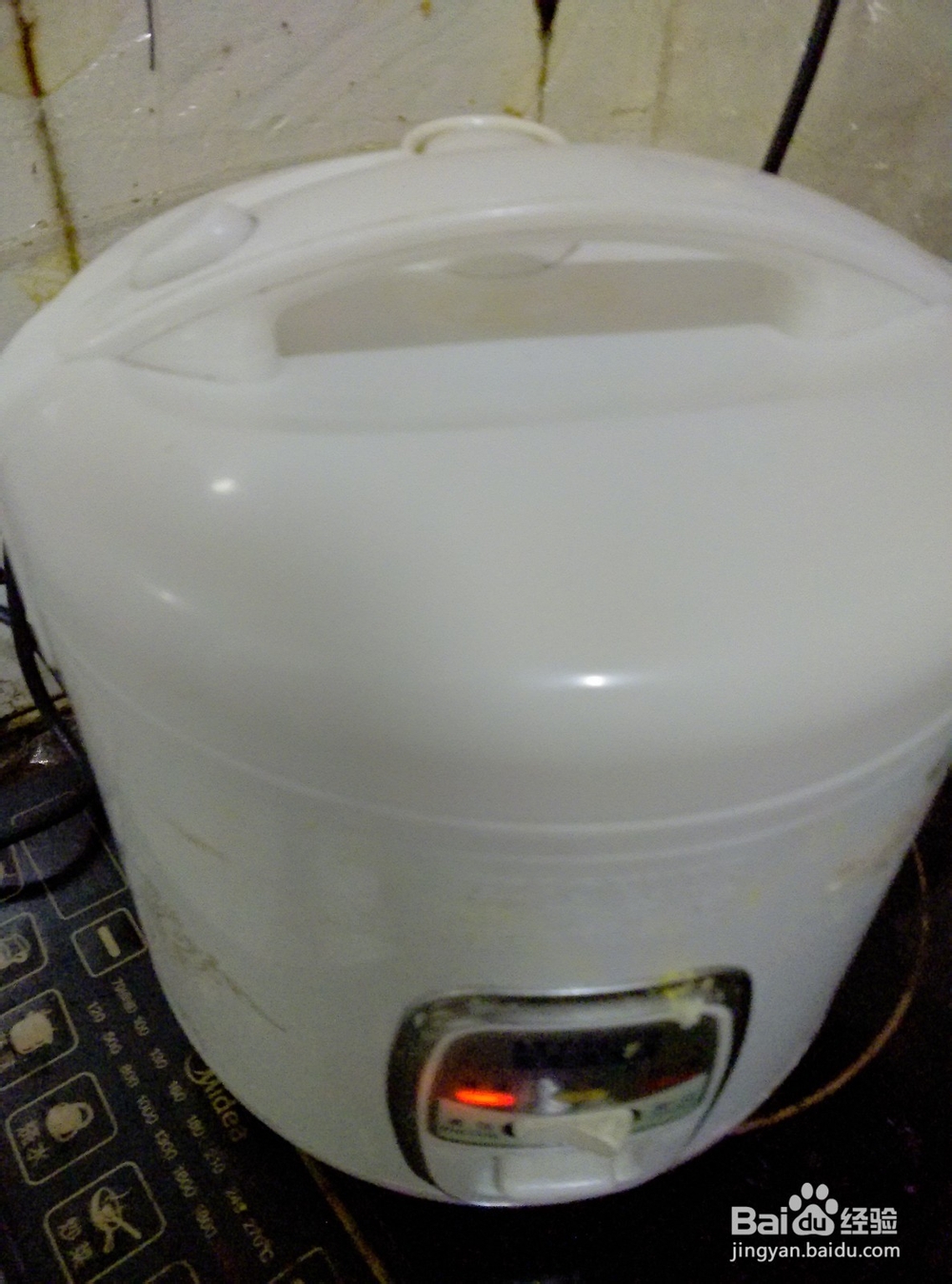 如何做出美味的玉米排骨汤？