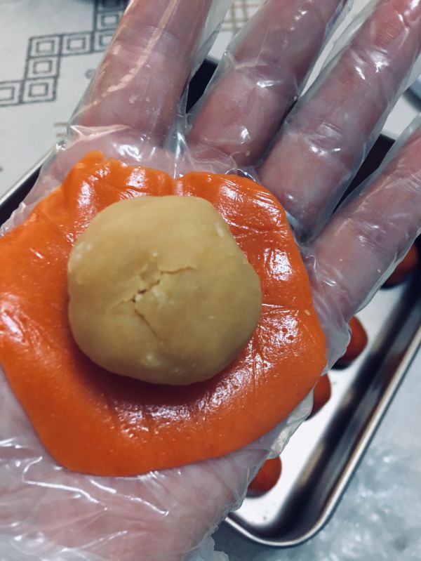 广式金沙奶黄柿子月饼