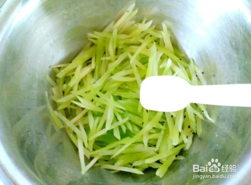 凉拌青笋的做法