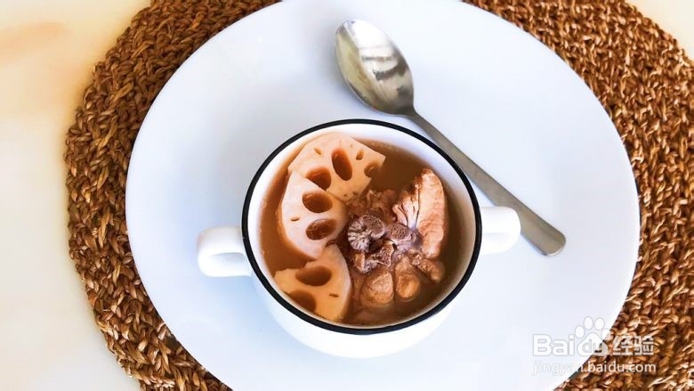 砂锅脊骨鲜藕汤