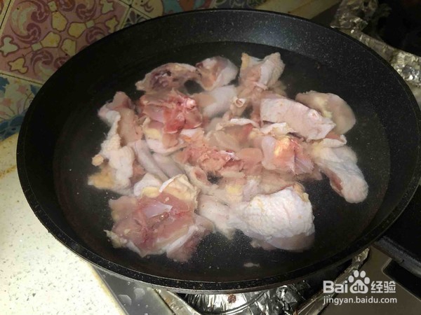 美味的小鸡炖蘑菇