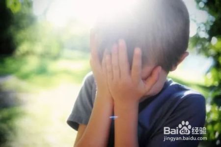 这4种话别轻易说出口,孩子会被你吓出各种后遗症!