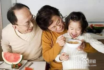 老人带孩子的弊端有那些