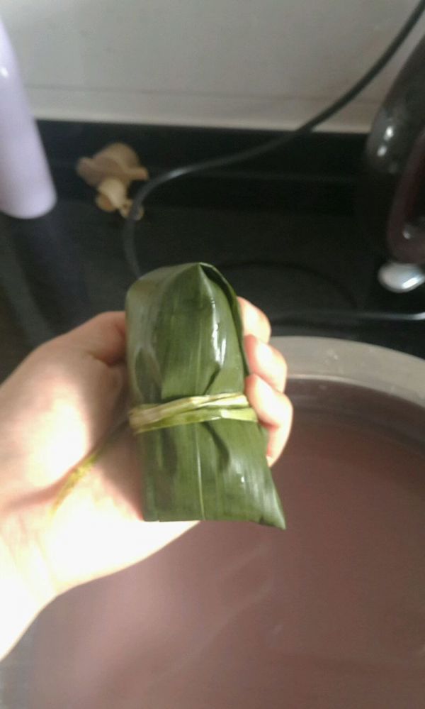 红豆红枣黑米粽子