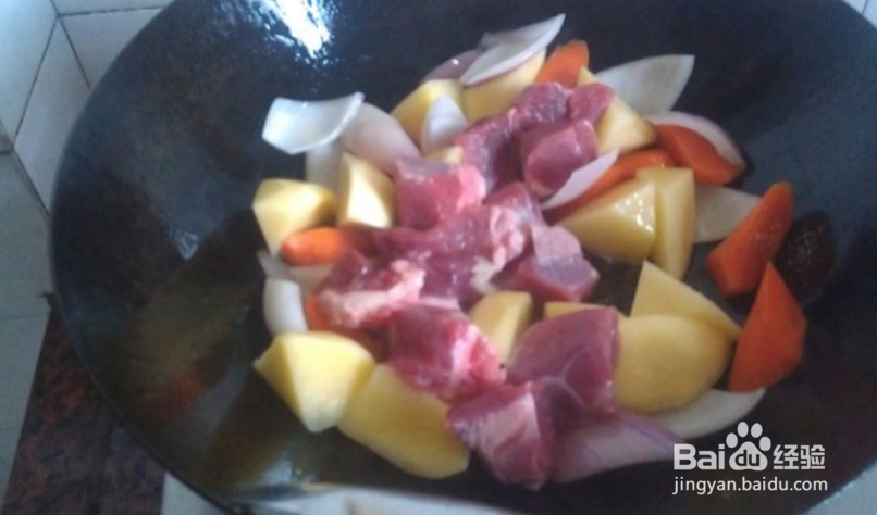 美味营养的土豆炖牛肉