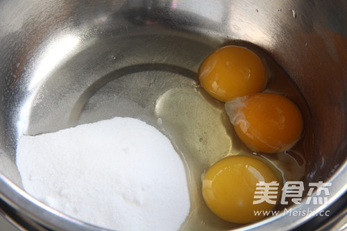 【吃货美食】白巧克力蛋黄派