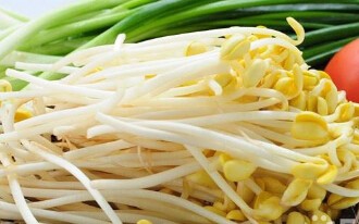 生活中常吃的八种蔬菜有毒，知道是哪些?