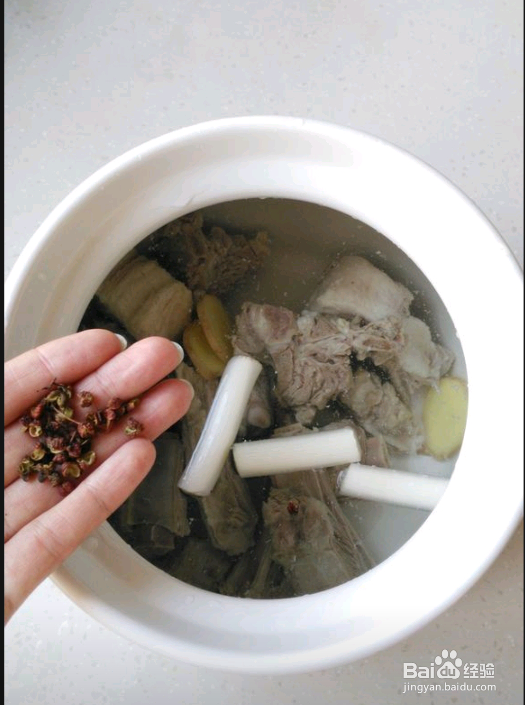 如何做出萝卜羊排汤？