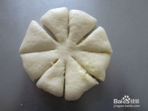 花型椰蓉面包的做法