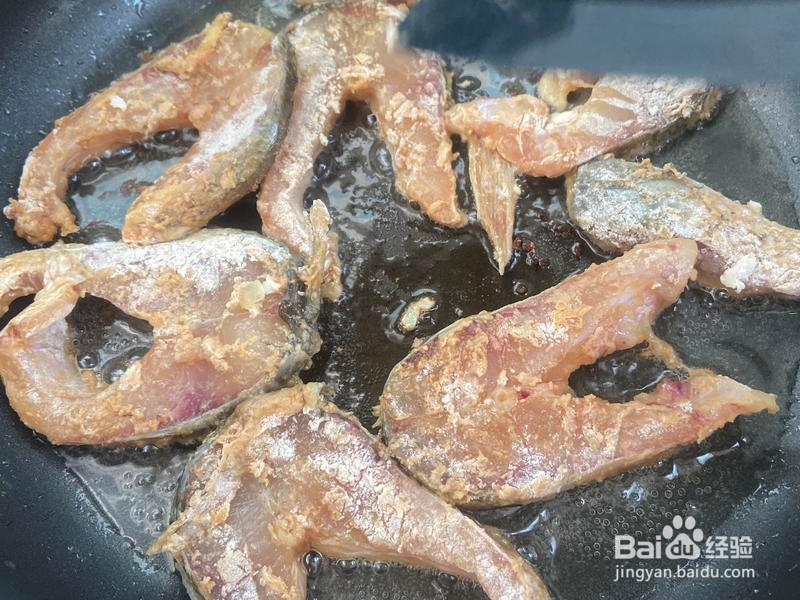 草鱼焖面的做法